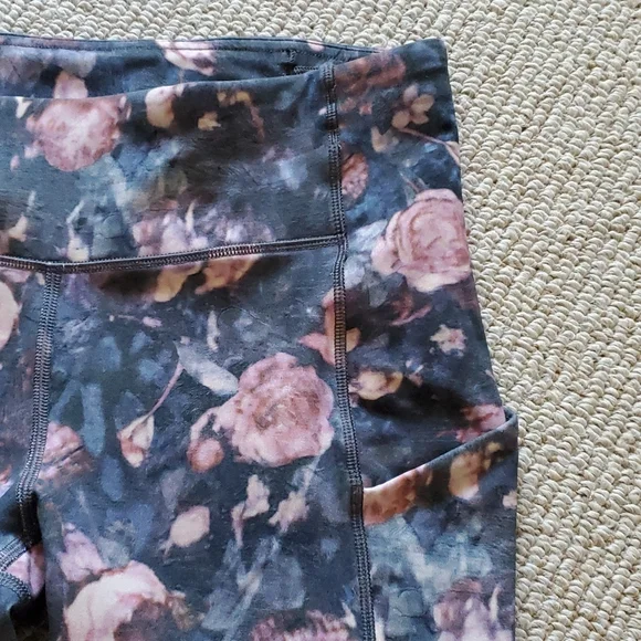 Lululemon 🍋 Speed Up Crops Leggings - size 4 - Picture 4 of 8